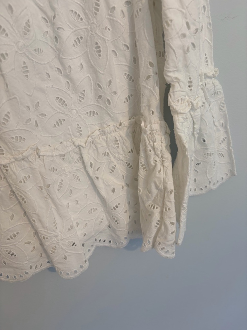 Vineyard Vines White Eyelet Peplum Top - Picture 4 of 9